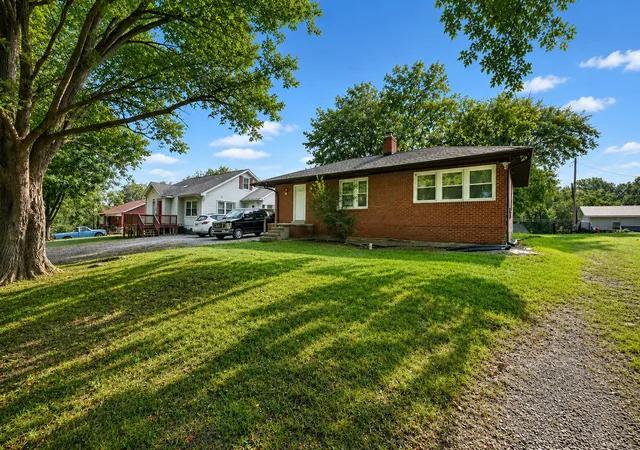 Photo 2 of Single family home for sale at 817 Rockwood Hts #1, Clarksville, TN 37040 | MLS# 3542016 | Listing updated on 2026-09-04