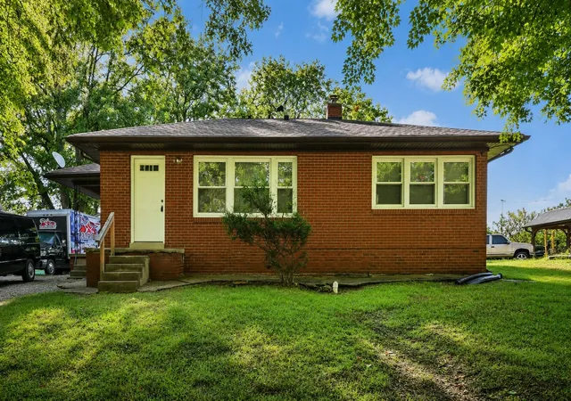 Photo 2 of Single family home for sale at 817 Rockwood Hts #1, Clarksville, TN 37040 | MLS# 3542016 | Listing updated on 2026-09-04