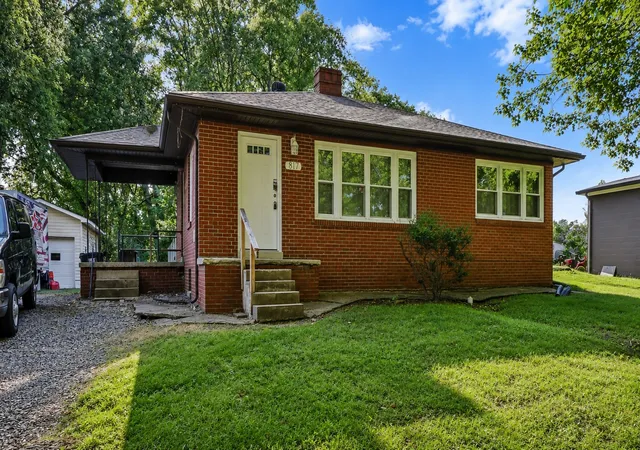 Photo 4 of Single family home for sale at 817 Rockwood Hts #1, Clarksville, TN 37040 | MLS# 3542016 | Listing updated on 2026-09-04