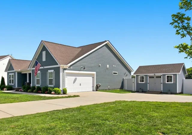 Photo 4 of Single family home for sale at 711 Larry Cir, Mount Pleasant, TN 38474 | MLS# 3500878 | Listing updated on 2026-08-10