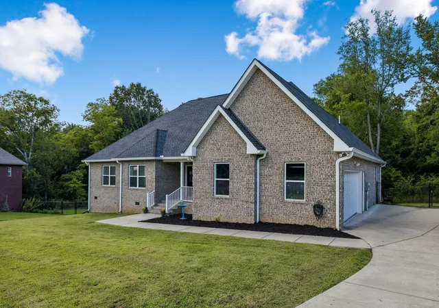 1st image of 400 Mockingbird Ln, Hartsville, TN 37074 | MLS# 3402436