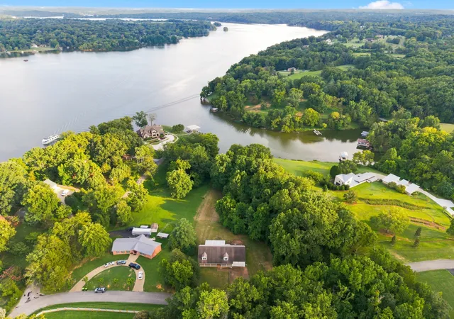 Photo 2 of Single family home for sale at 322 Winding Way, Mount Juliet, TN 37122 | MLS# 3335285 | Listing updated on 2026-09-15