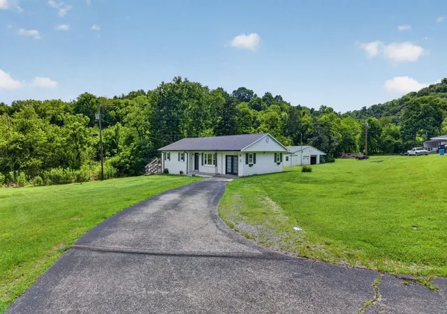 2nd image of 221 England Hollow Rd, Gainesboro, TN 38562 | MLS# 3333912