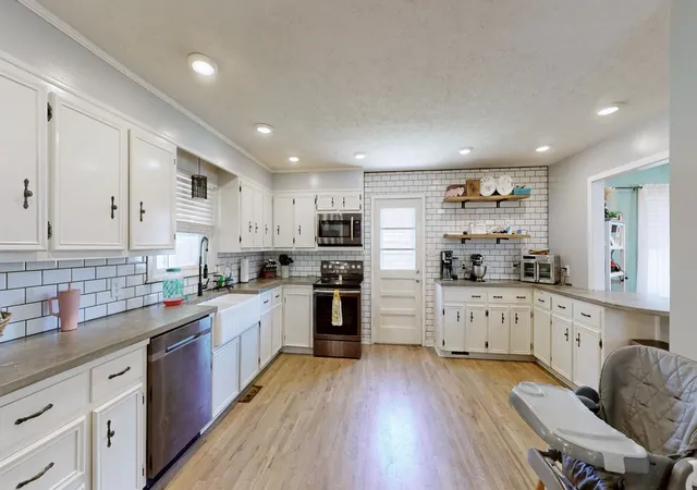 1st image of 128 Jefferson Ave W, Carthage, TN 37030 | MLS# 3333923
