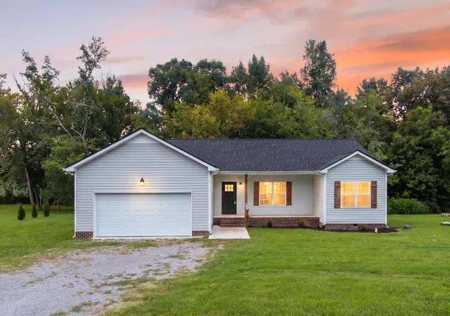 Photo 2 of Single family home for sale at 424 Cannon Way, Woodbury, TN 37190 | MLS# 3499762 | Listing updated on 2026-10-01