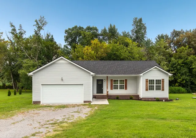 Photo 3 of Single family home for sale at 424 Cannon Way, Woodbury, TN 37190 | MLS# 3499762 | Listing updated on 2026-10-01