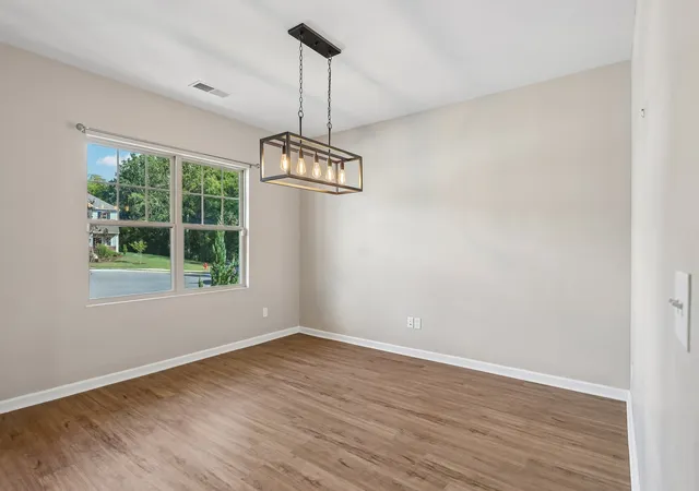 Photo 4 of Single family home for sale at 3239 Holiday Ln, Columbia, TN 38401 | MLS# 3547118 | Listing updated on 2026-10-05