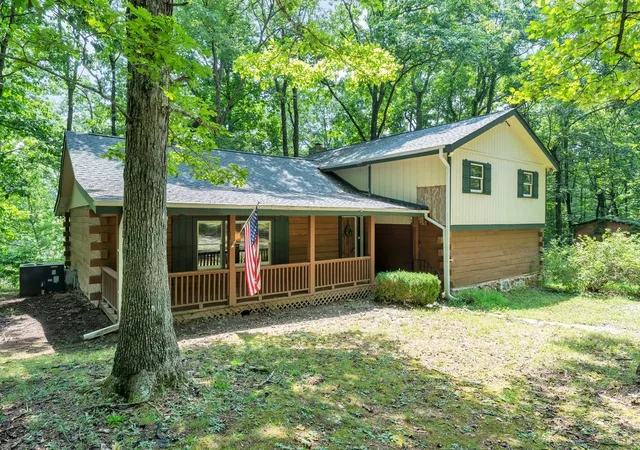 2nd image of 506 Littell Cir W, Tracy City, TN 37387 | MLS# 3501360