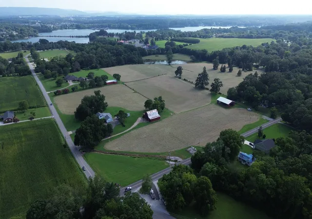 2nd image of 903 Old Estill Springs Rd, Winchester, TN 37398 | MLS# 3335281