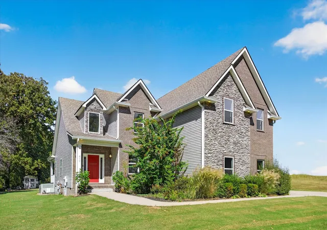 Single family home for sale at 317 Alonzo Pl, Cunningham, TN 37052 | MLS# 3336304
