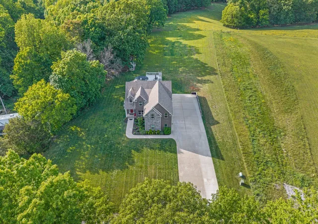 Photo 3 of Single family home for sale at 317 Alonzo Pl, Cunningham, TN 37052 | MLS# 3336304 | Listing updated on 2026-09-04