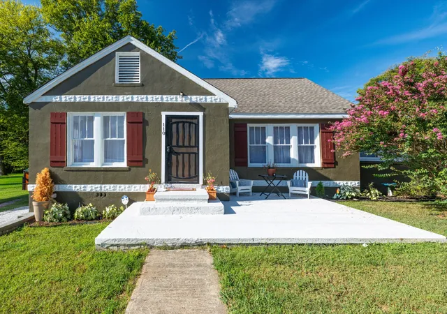 Photo 3 of Single family home for sale at 110 E Merchant St, Mount Pleasant, TN 38474 | MLS# 3336299 | Listing updated on 2026-10-21