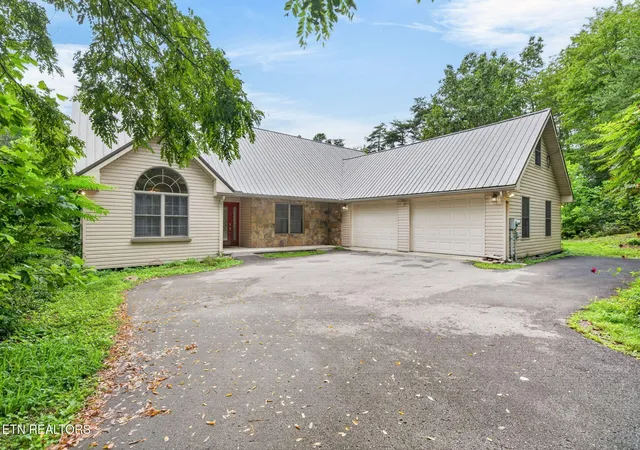 2nd image of 50 Ross Pl, Monterey, TN 38574 | MLS# 3335360