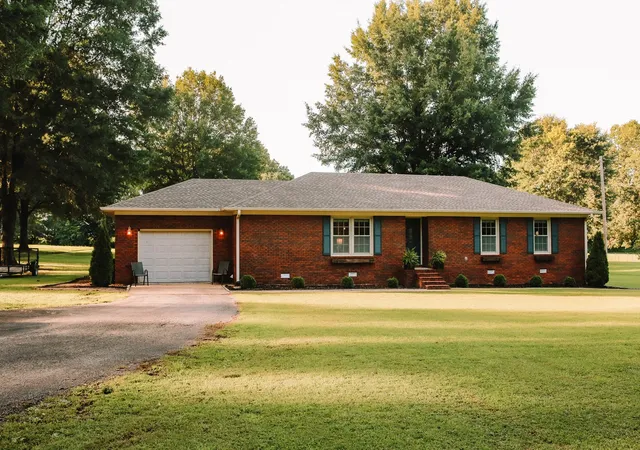 1st image of 165 Noles Ln, Huntingdon, TN 38344 | MLS# 3335394