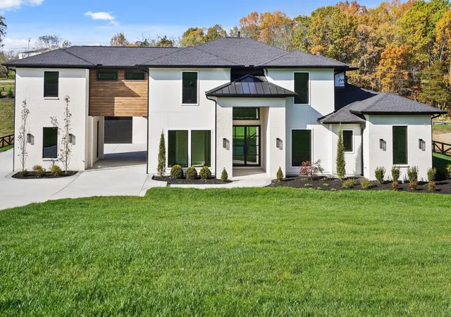 Photo 1 of Mansion for sale at 6057 Stone Cliff Ln, Franklin, TN 37064 | MLS# 3500977 | Listing updated on 2026-08-16