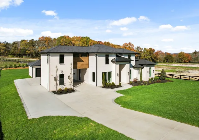 Photo 2 of Mansion for sale at 6057 Stone Cliff Ln, Franklin, TN 37064 | MLS# 3500977 | Listing updated on 2026-08-16