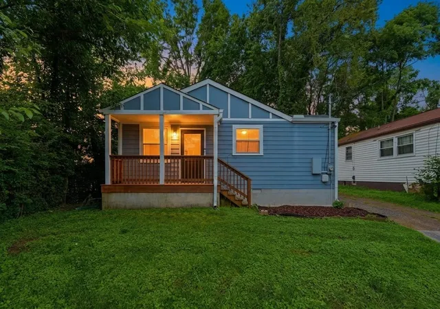 Photo 2 of Single family home for sale at 2603 Jenkins St, Nashville, TN 37208 | MLS# 3335747 | Listing updated on 2026-09-05