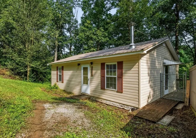 1st image of 1899 Arrowhead Dr, Monterey, TN 38574 | MLS# 3501487