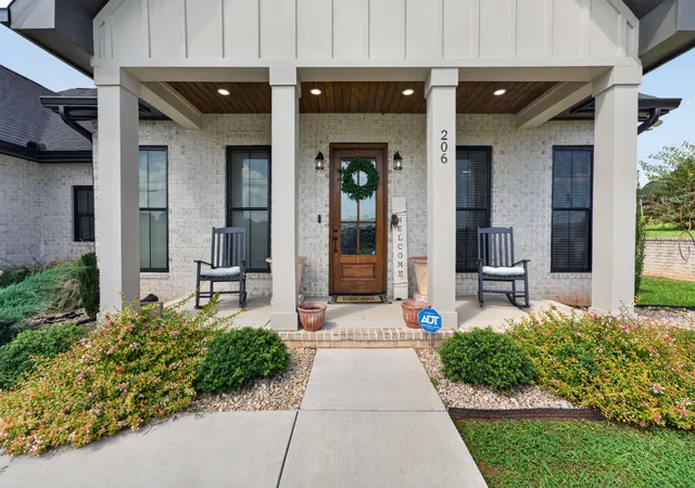 2nd image of 206 Country Club Rd, Winchester, TN 37398 | MLS# 3335792