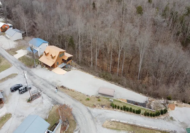 Photo 3 of Single family home for sale at 225 Bill Hunter Rd, Celina, TN 38551 | MLS# 3335933 | Listing updated on 2026-09-19