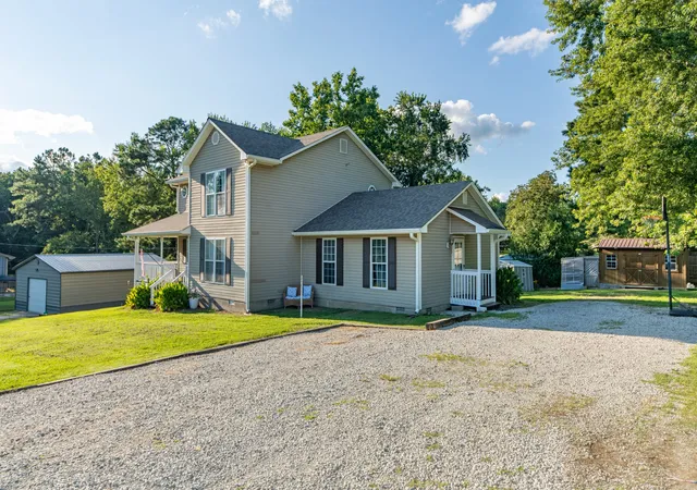 2nd image of 303 Borum Ave, Hohenwald, TN 38462 | MLS# 3499695