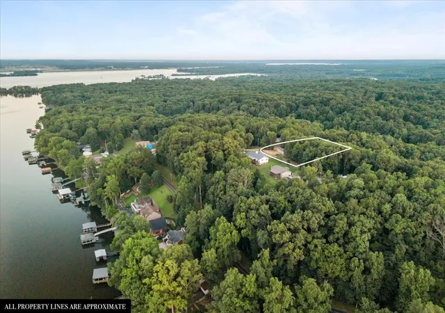 4th image of 610 Alpine Rd, Camden, TN 38320 | MLS# 3335955