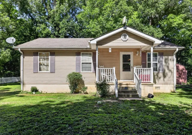 2nd image of 405 S Poplar St, Kenton, TN 38233 | MLS# 3335914