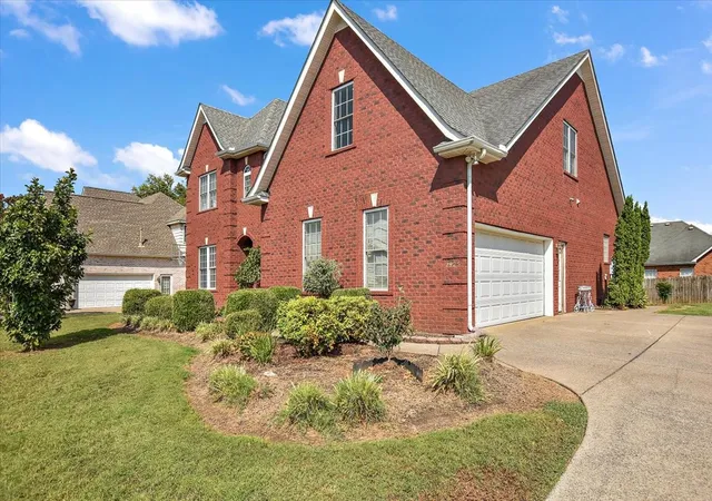 Photo 3 of Single family home for sale at 2925 Schoolside St, Murfreesboro, TN 37128 | MLS# 3520477 | Listing updated on 2026-09-22