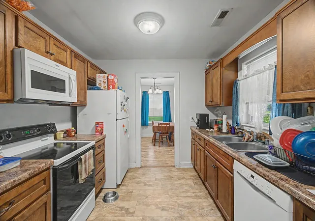 4th image of 1707 E 9Th St, Hopkinsville, KY 42240 | MLS# 3335982