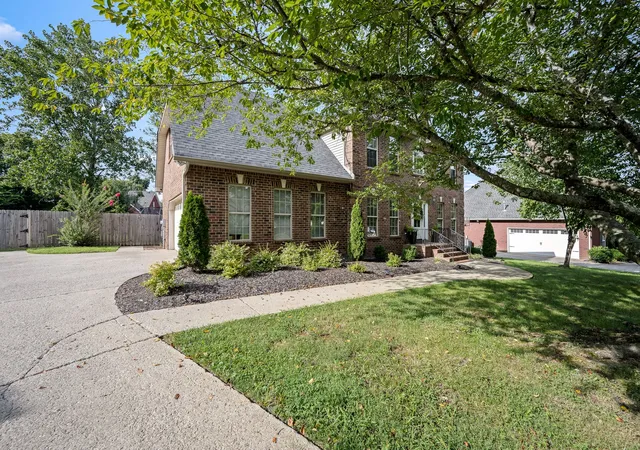 Photo 3 of Single family home for sale at 212 Comer Cir, Murfreesboro, TN 37128 | MLS# 3335983 | Listing updated on 2026-09-02