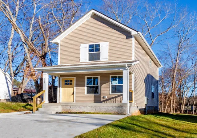 2nd image of 923 Oak Ln, Clarksville, TN 37040 | MLS# 3335977
