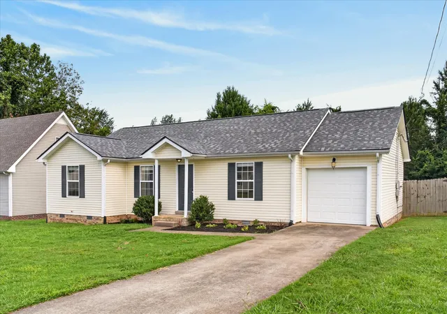Photo 2 of Single family home for sale at 204 Ruf Dr, Oak Grove, KY 42262 | MLS# 3336018 | Listing updated on 2026-08-31