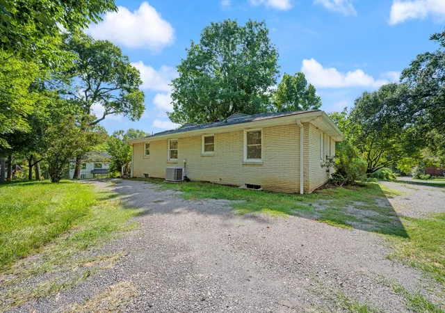 Photo 3 of Single family home for sale at 4921 Timberdale Dr, Nashville, TN 37211 | MLS# 3336091 | Listing updated on 2026-09-28