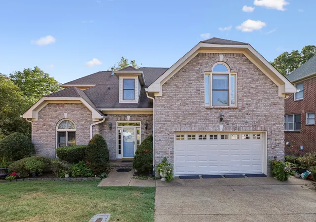 Photo 1 of Single family home for sale at 5176 Bay Overlook Dr, Hermitage, TN 37076 | MLS# 3598342 | Listing updated on 2026-10-09