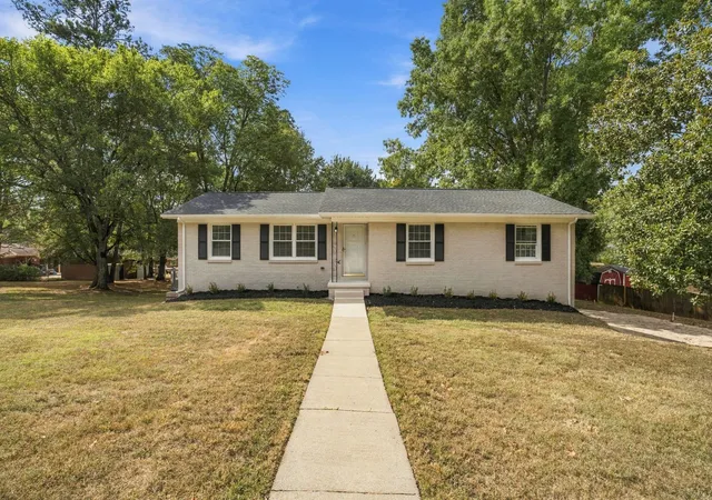 Single family home for sale at 1308 Bagley Dr, Fayetteville, TN 37334 | MLS# 3512454