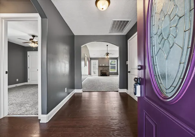Photo 2 of Single family home for sale at 846 Shelton Cir, Clarksville, TN 37042 | MLS# 3523701 | Listing updated on 2026-10-26