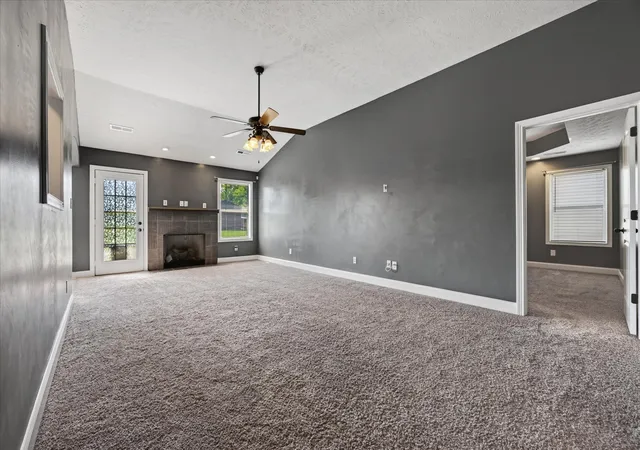 Photo 3 of Single family home for sale at 846 Shelton Cir, Clarksville, TN 37042 | MLS# 3523701 | Listing updated on 2026-10-26
