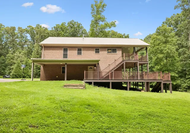 Photo 3 of Single family home for sale at 627 Oak Shadow Dr, New Johnsonville, TN 37134 | MLS# 3336179 | Listing updated on 2026-09-07