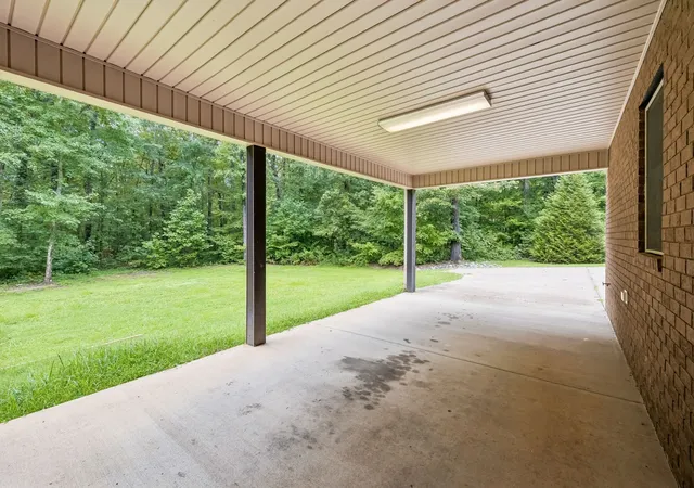 Photo 4 of Single family home for sale at 627 Oak Shadow Dr, New Johnsonville, TN 37134 | MLS# 3336179 | Listing updated on 2026-09-07