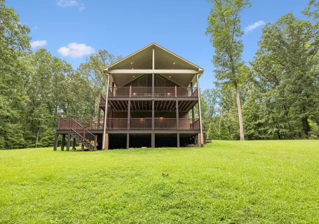 Photo 3 of Single family home for sale at 627 Oak Shadow Dr, New Johnsonville, TN 37134 | MLS# 3336179 | Listing updated on 2026-09-07