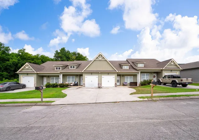 Photo 1 of Townhouse for sale at 220 Norman Crk Rd, Evensville, TN 37332 | MLS# 3612265 | Listing updated on 2026-10-06