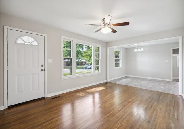 2nd image of 30 Dalewood Dr, Clarksville, TN 37042 | MLS# 3336129