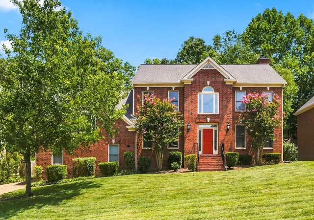Photo 2 of Single family home for sale at 8009 Montcastle Dr, Nashville, TN 37221 | MLS# 3510023 | Listing updated on 2026-08-29