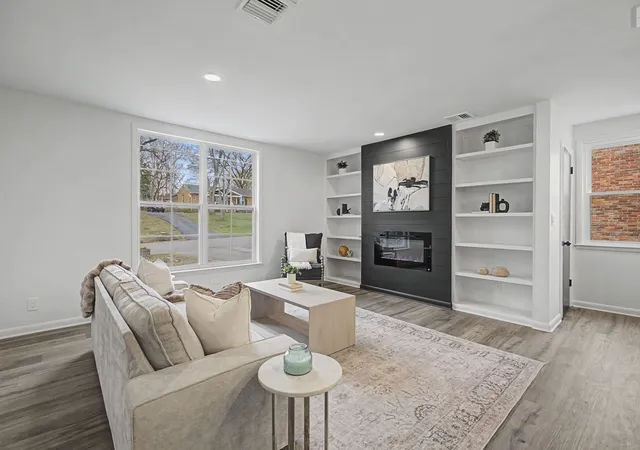 Photo 4 of Single family home for sale at 344 Lynn Dr, Nashville, TN 37211 | MLS# 3336148 | Listing updated on 2026-08-09