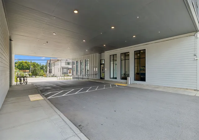 2nd image of 1041 E Trinity Ln, Nashville, TN 37216