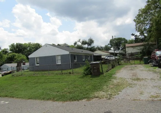 Photo 3 of Single family home for sale at 2717 Hartford Dr, Nashville, TN 37210 | MLS# 3336187 | Listing updated on 2026-09-30