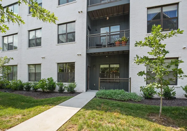2nd image of 1677 54th Ave N #124, Nashville, TN 37209 | MLS# 3336258