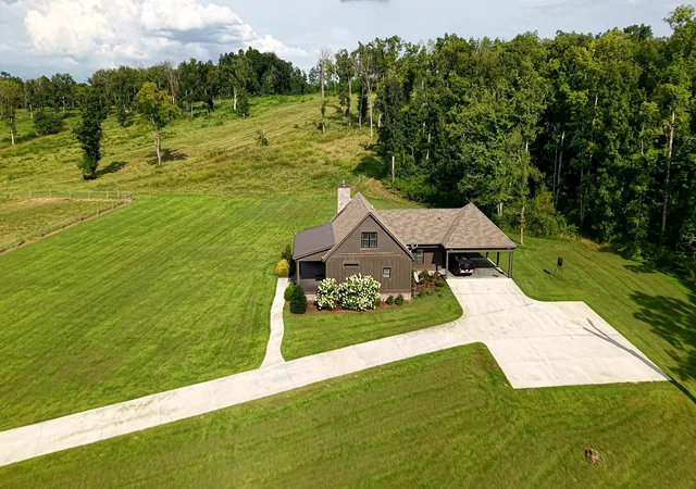 2nd image of 2550 Fairfield Pike, Shelbyville, TN 37160 | MLS# 3510370