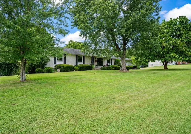 Photo 1 of Single family home for sale at 302 Utley Dr, Goodlettsville, TN 37072 | MLS# 3510463 | Listing updated on 2026-08-20