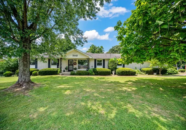 Photo 3 of Single family home for sale at 302 Utley Dr, Goodlettsville, TN 37072 | MLS# 3510463 | Listing updated on 2026-08-20
